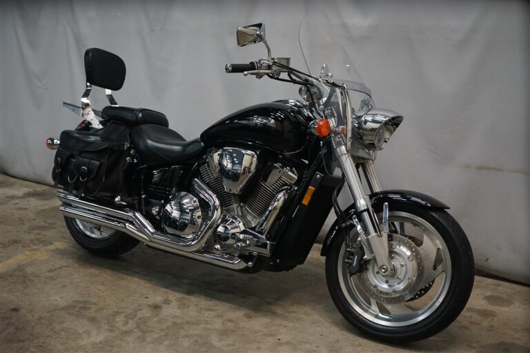 2002 Honda VTX 1800 // PDX Auto Imports