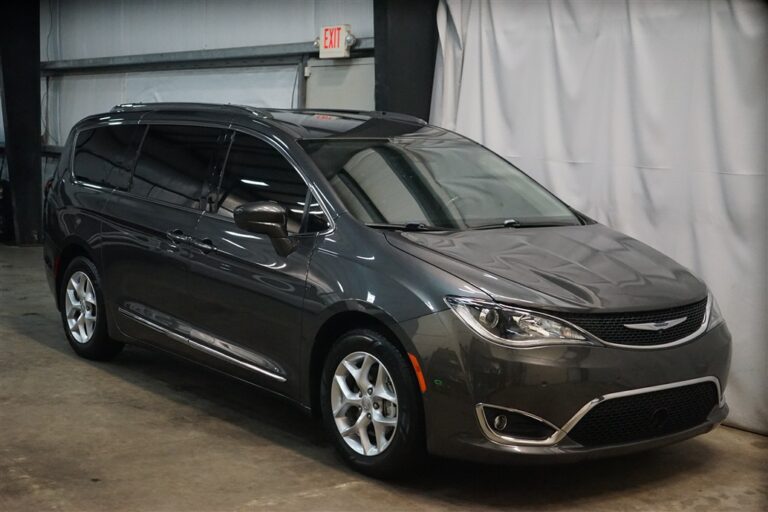 2018 Chrysler Pacifica Touring L Plus // PDX Auto Imports